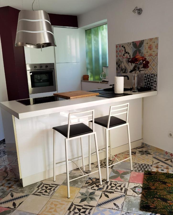 Pine And Lime Apartment Pula